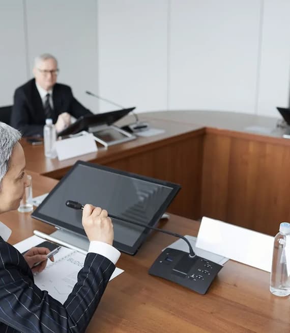 Leadership meeting in a boardroom - Hands-on leaders on every account